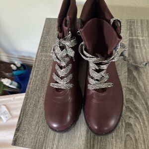 Brand new women’s size 9 1/2 Maurice burgundy boots in time for Christmas